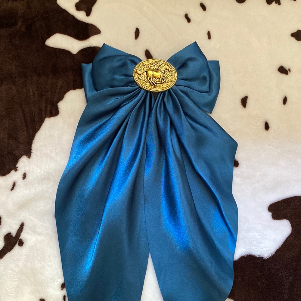 Horse Buckle Bow 🐎